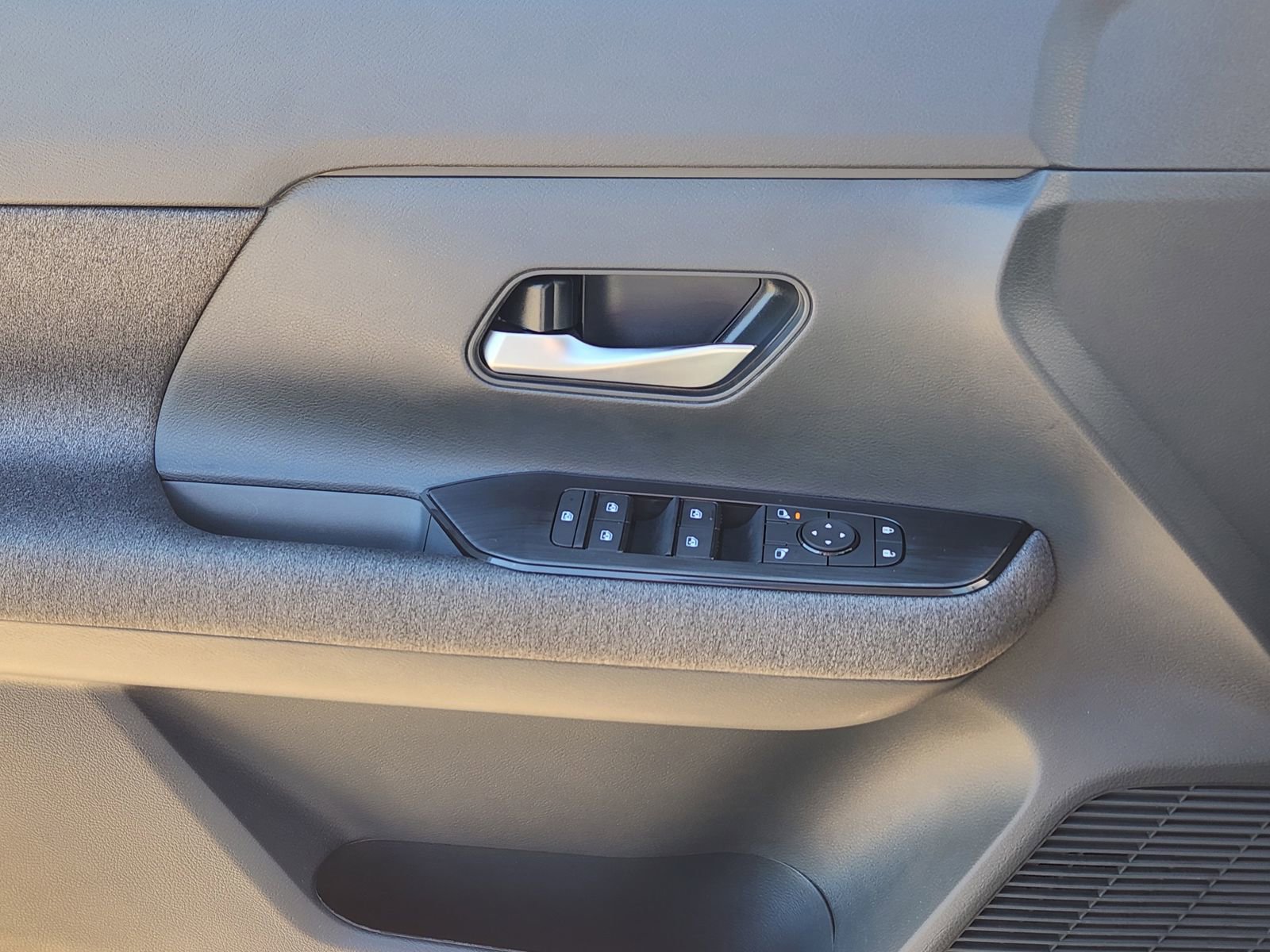 New 2026 Nissan Kicks SV w/ SV Premium Package image 19