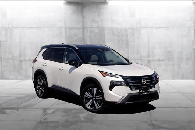 Certified 2025 Nissan Rogue SL w/ SL Premium Package FWD image 2