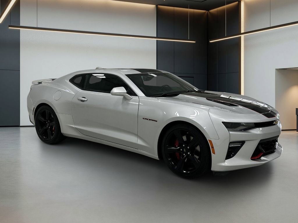 Used 2018 Chevrolet Camaro SS RWD image 7