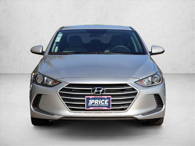 Used 2017 Hyundai Elantra SE FWD image 2