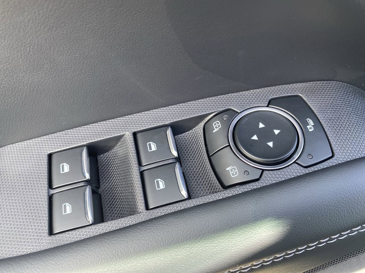 New 2026 Ford Mustang Mach-E Select image 16