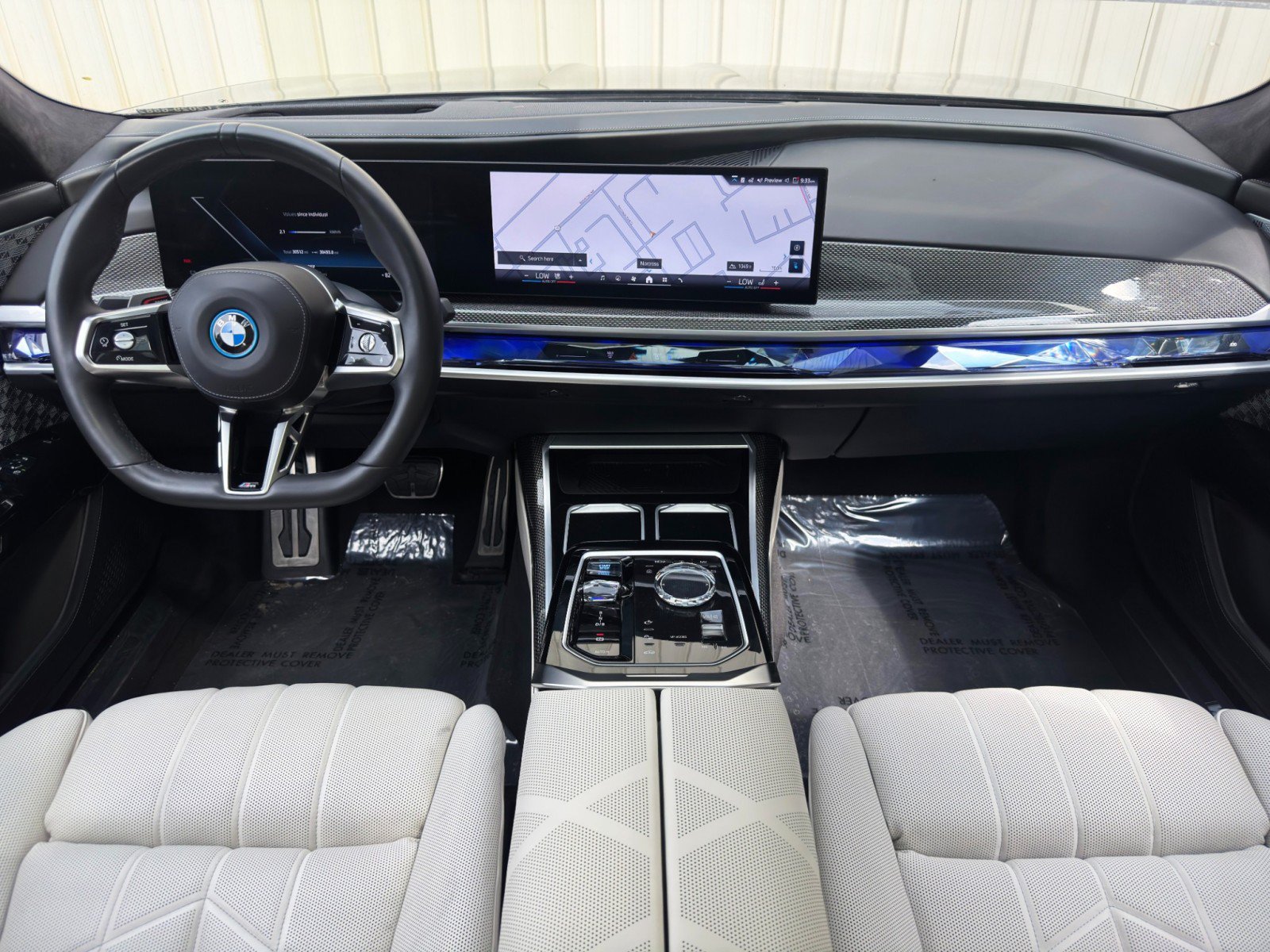 Used 2023 BMW i7 xDrive60 w/ Executive Package 2 AWD/4WD image 12