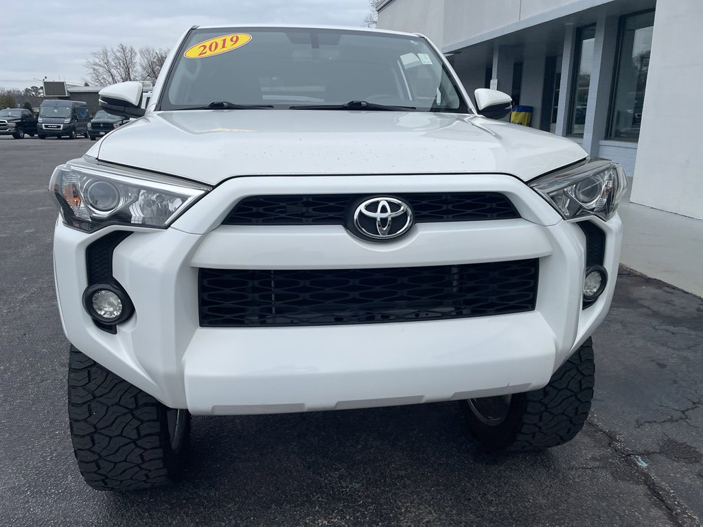 Used 2019 Toyota 4Runner SR5 Premium AWD/4WD image 3