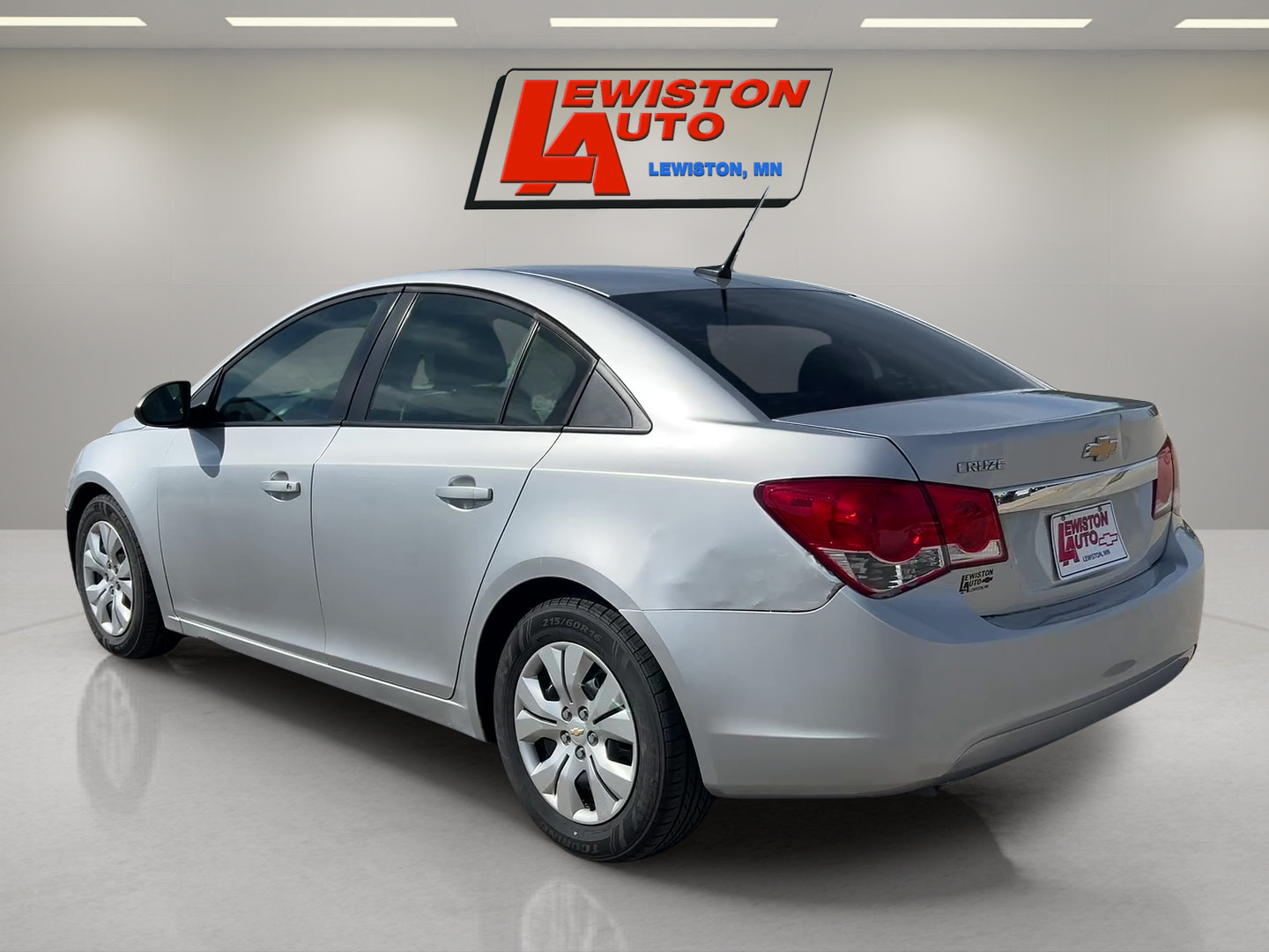 Used 2013 Chevrolet Cruze LS FWD image 3