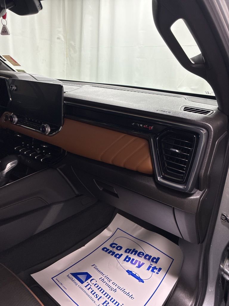 Used 2024 GMC Canyon AT4 w/ Technology Package image 27