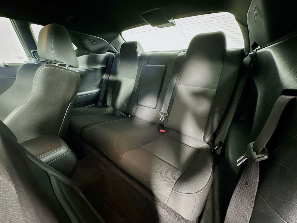 Used 2016 Dodge Challenger R/T RWD image 28