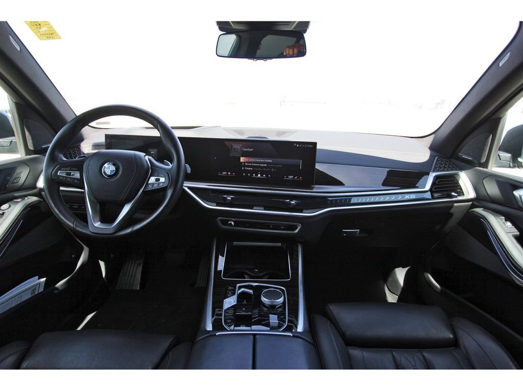 Used 2025 BMW X5 xDrive50e image 9