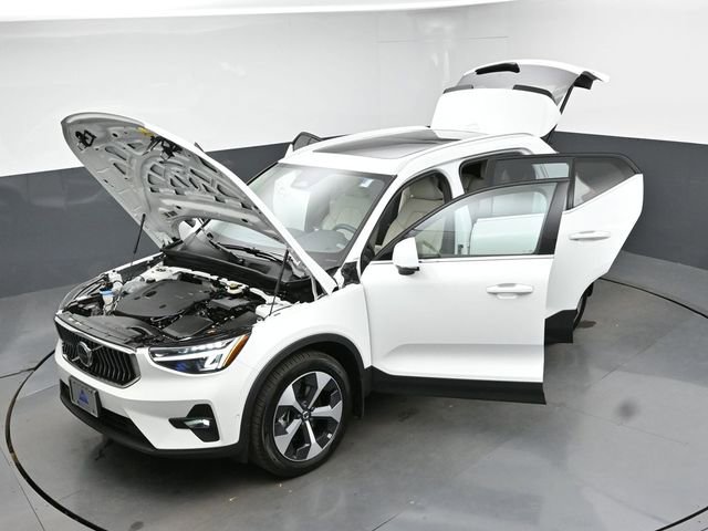 Used 2023 Volvo XC40 B5 Plus w/ Driver Assist Package AWD/4WD image 52