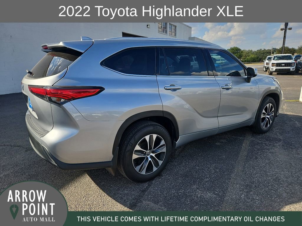 Used 2022 Toyota Highlander XLE image 12