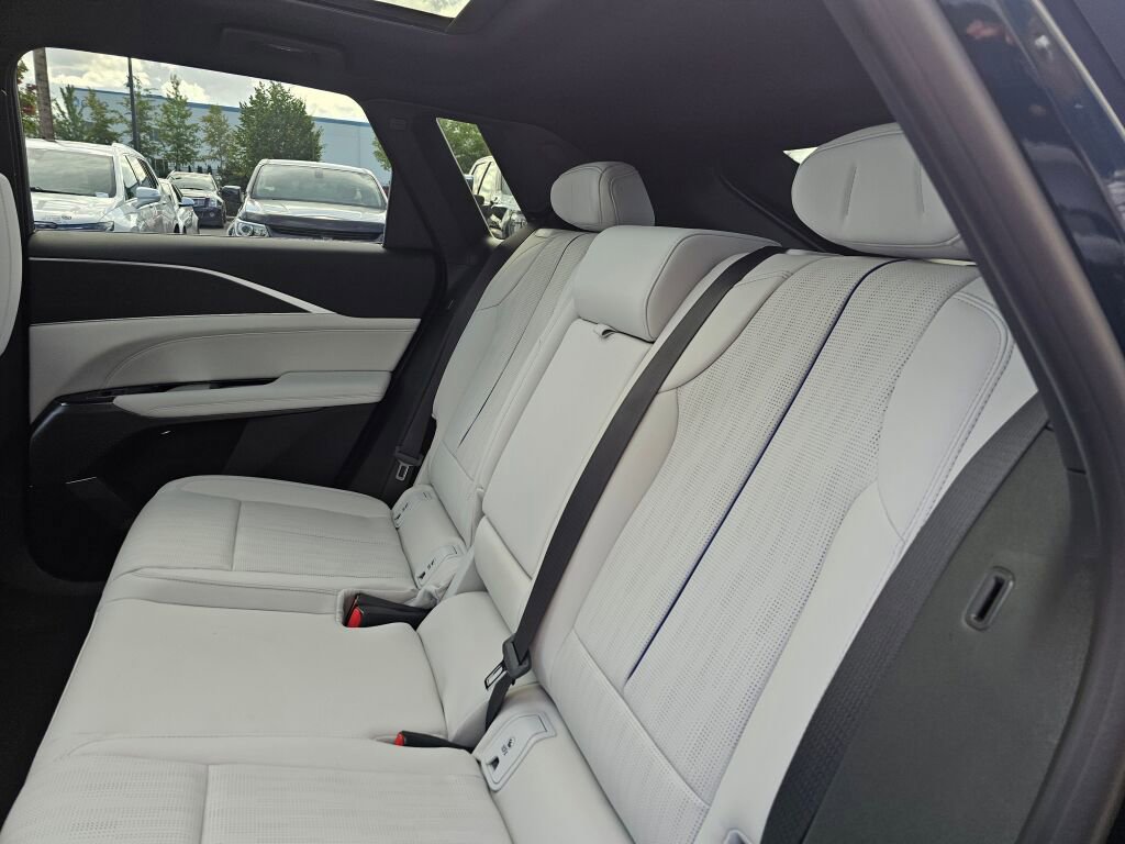 New 2026 Cadillac Lyriq Luxury image 20