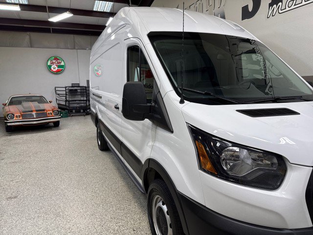 Used 2023 Ford Transit 250 148 High Roof Extended image 40