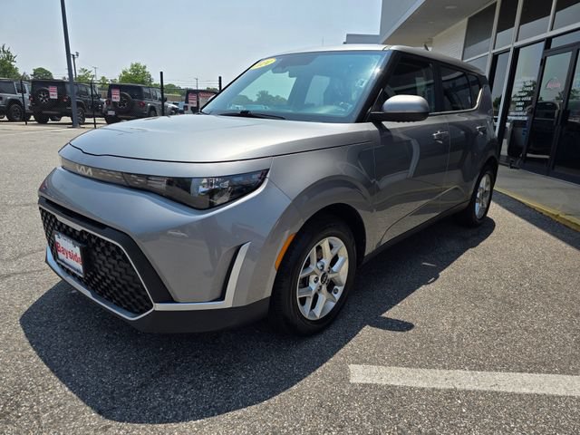 Used 2024 Kia Soul LX w/ Option Group 015 FWD image 24
