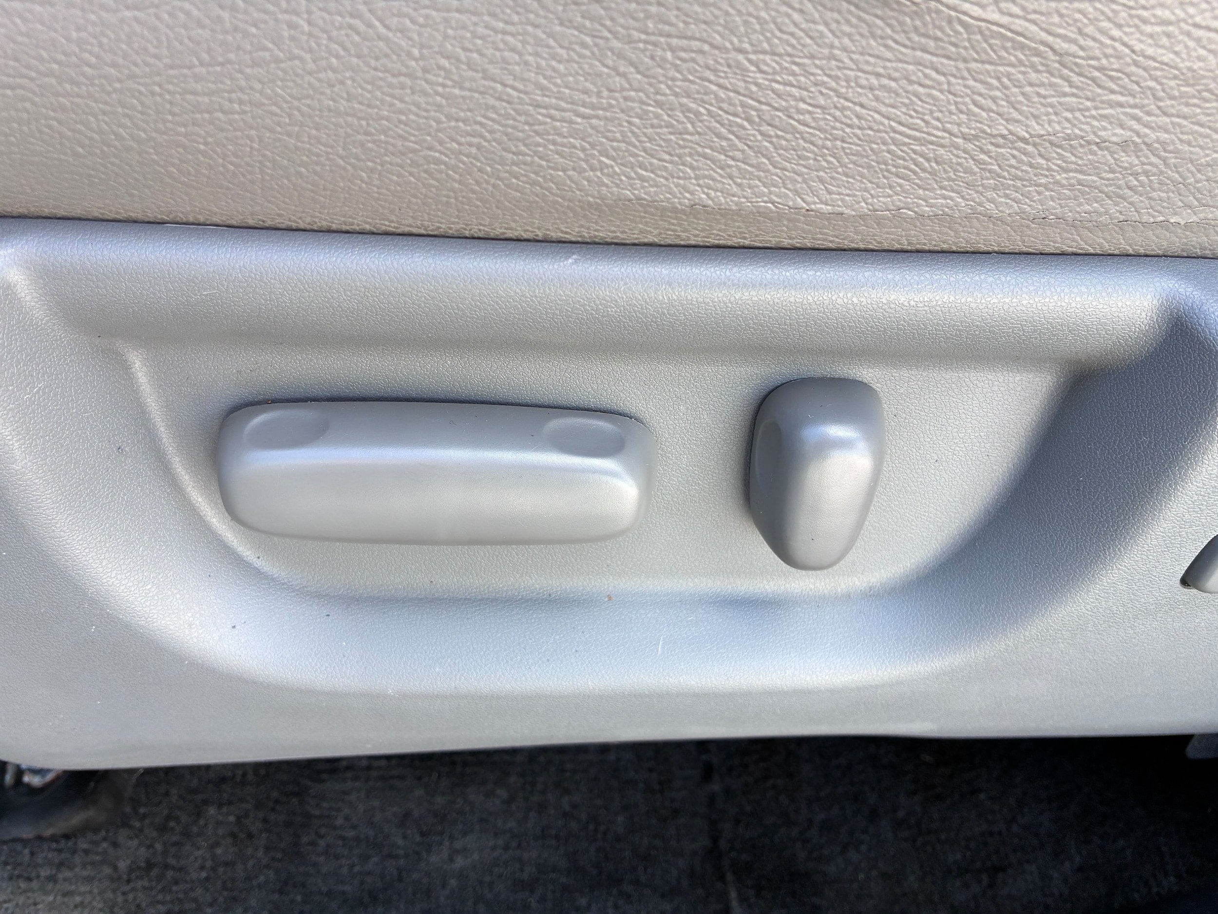 Used 2015 Toyota Sequoia SR5 AWD/4WD image 11