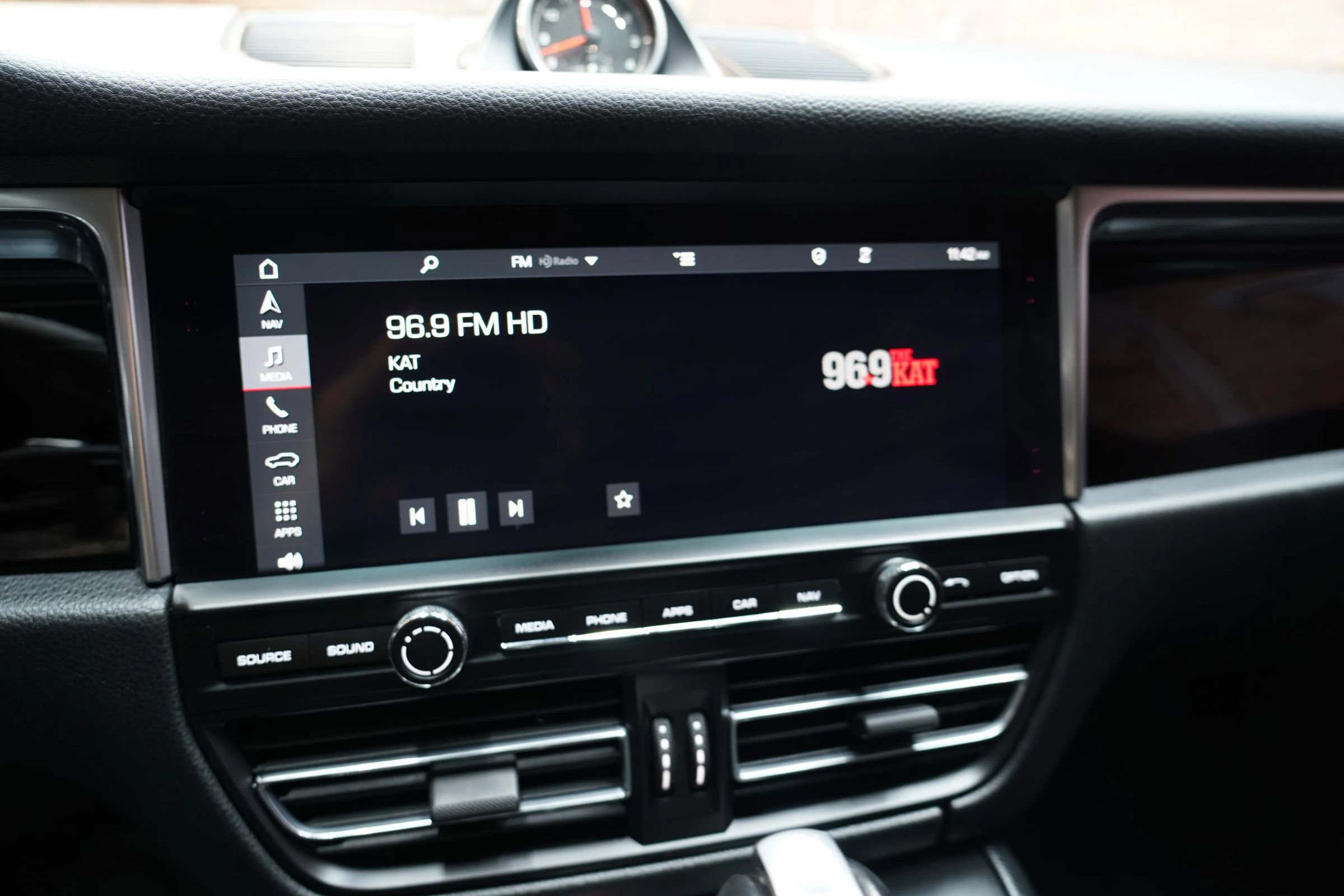 Used 2019 Porsche Macan S image 60