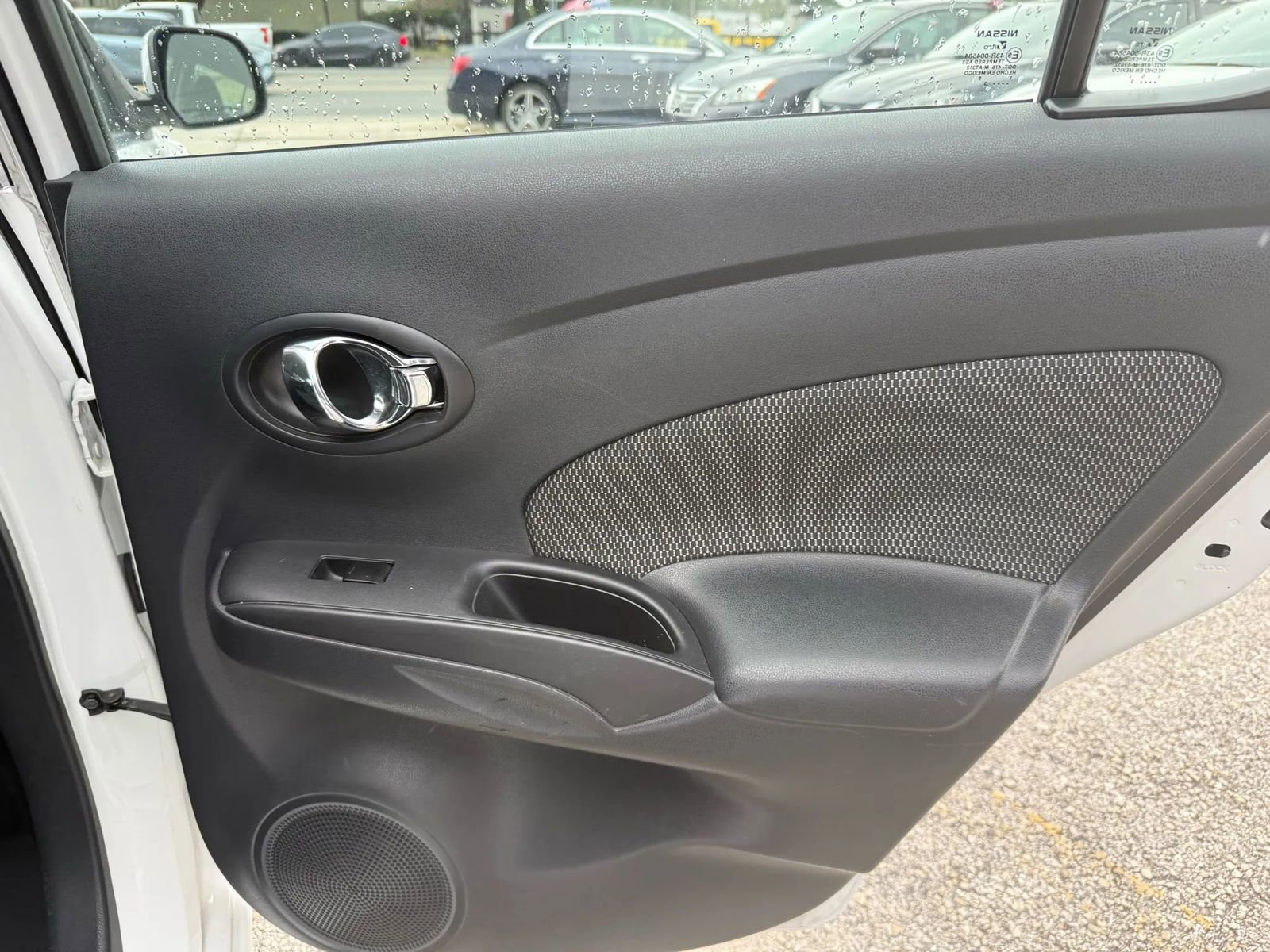 Used 2014 Nissan Versa SV w/ Convenience Package FWD image 16