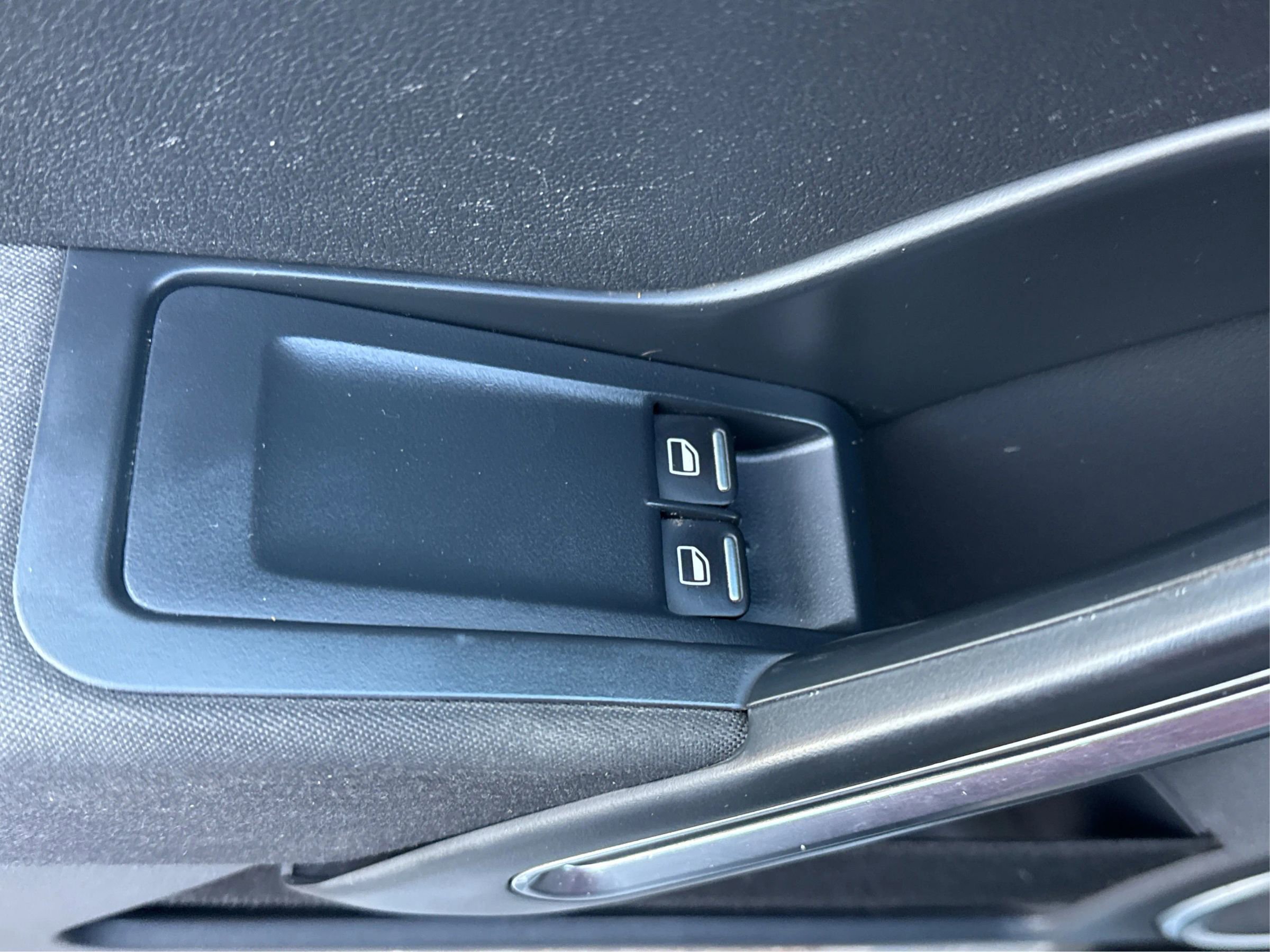 Used 2012 Volkswagen Beetle 2.0T image 19