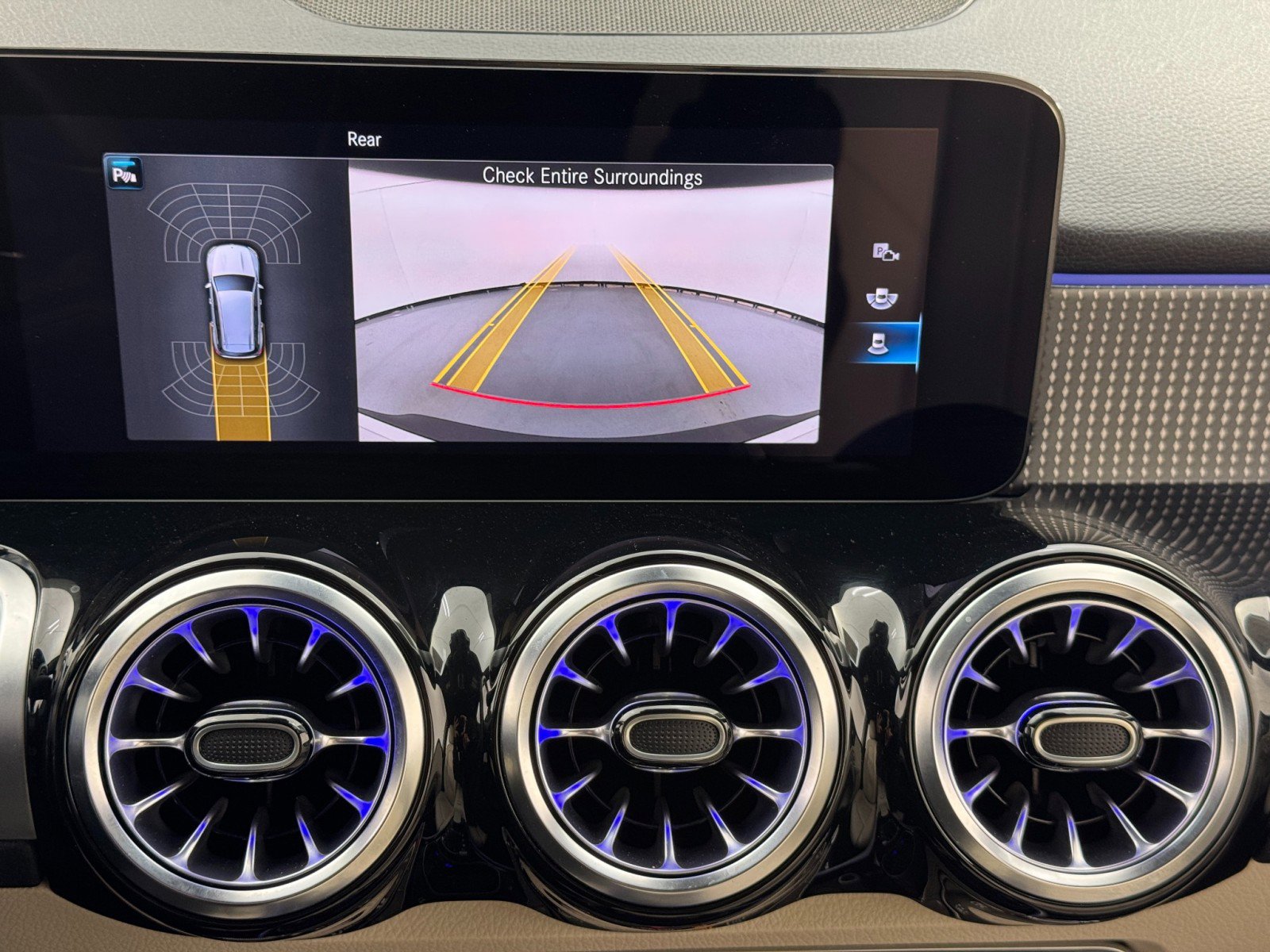 Used 2023 Mercedes-Benz EQB 250+ EQB 250+ w/ Exclusive Package image 29