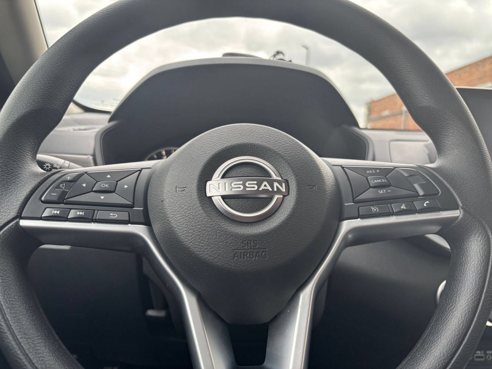 Used 2025 Nissan Altima 2.5 SV FWD image 22