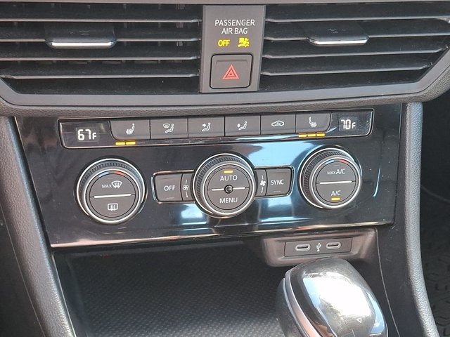 Certified 2023 Volkswagen Jetta SE w/ Panoramic Sunroof Package FWD image 21