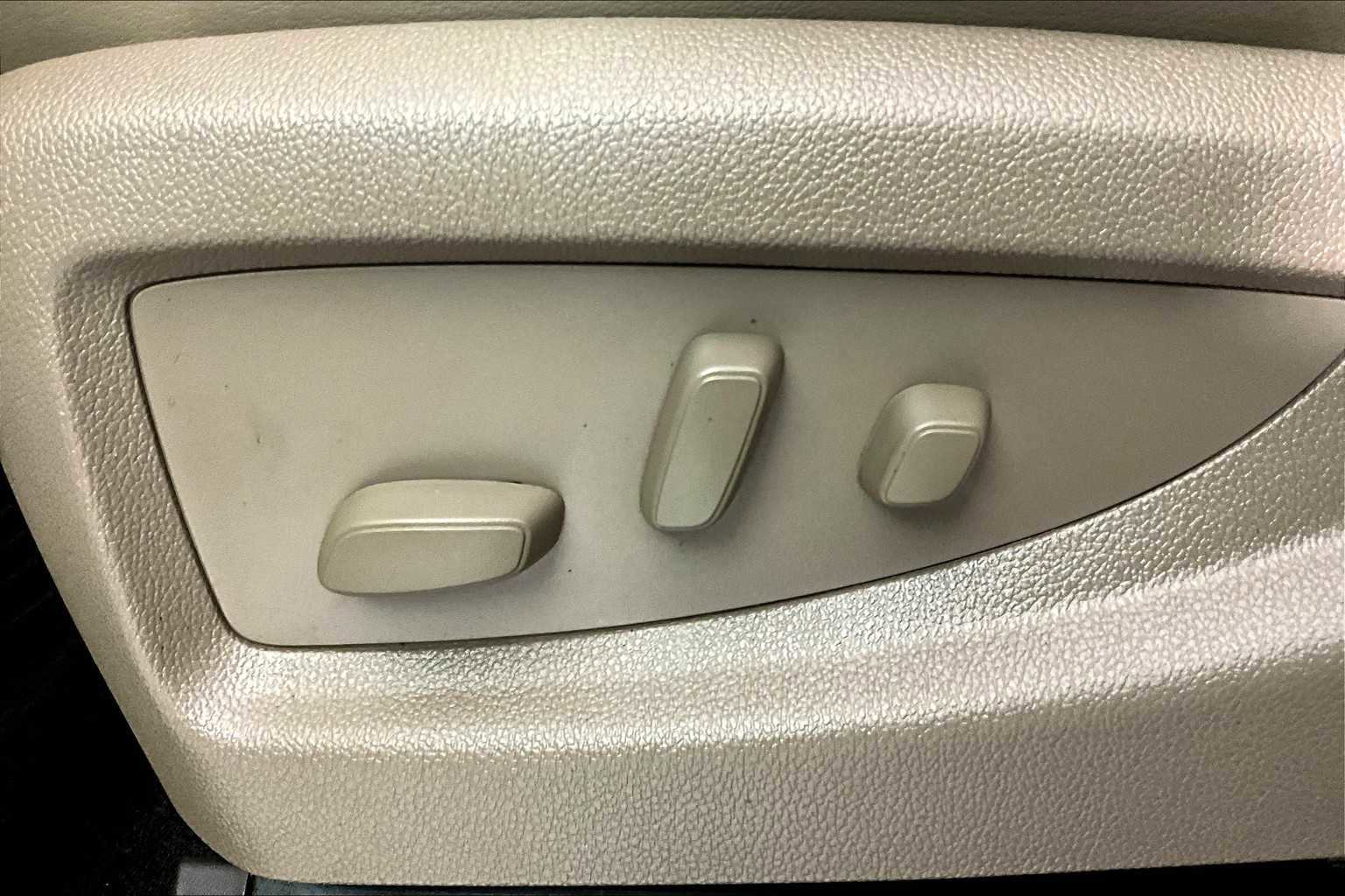 Used 2015 GMC Sierra 3500 Denali w/ Duramax Plus Package image 34