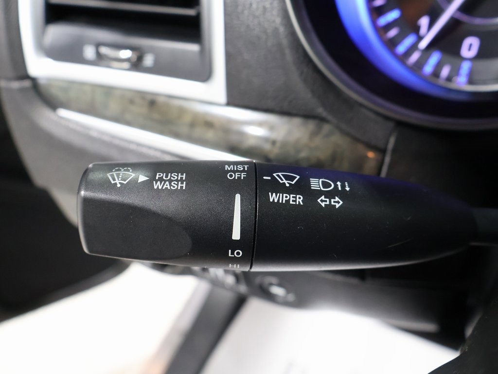 Used 2018 Chrysler 300 Limited image 38