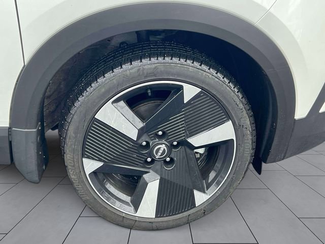Used 2025 Nissan Kicks SR AWD/4WD image 11