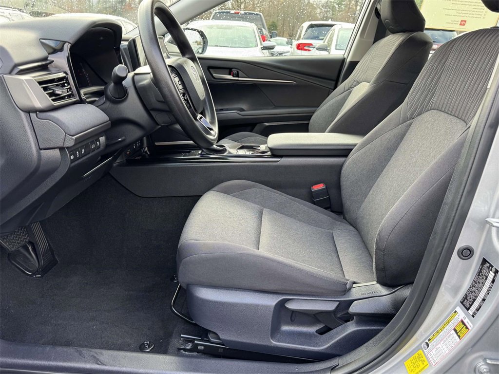 Used 2025 Toyota Camry LE image 20