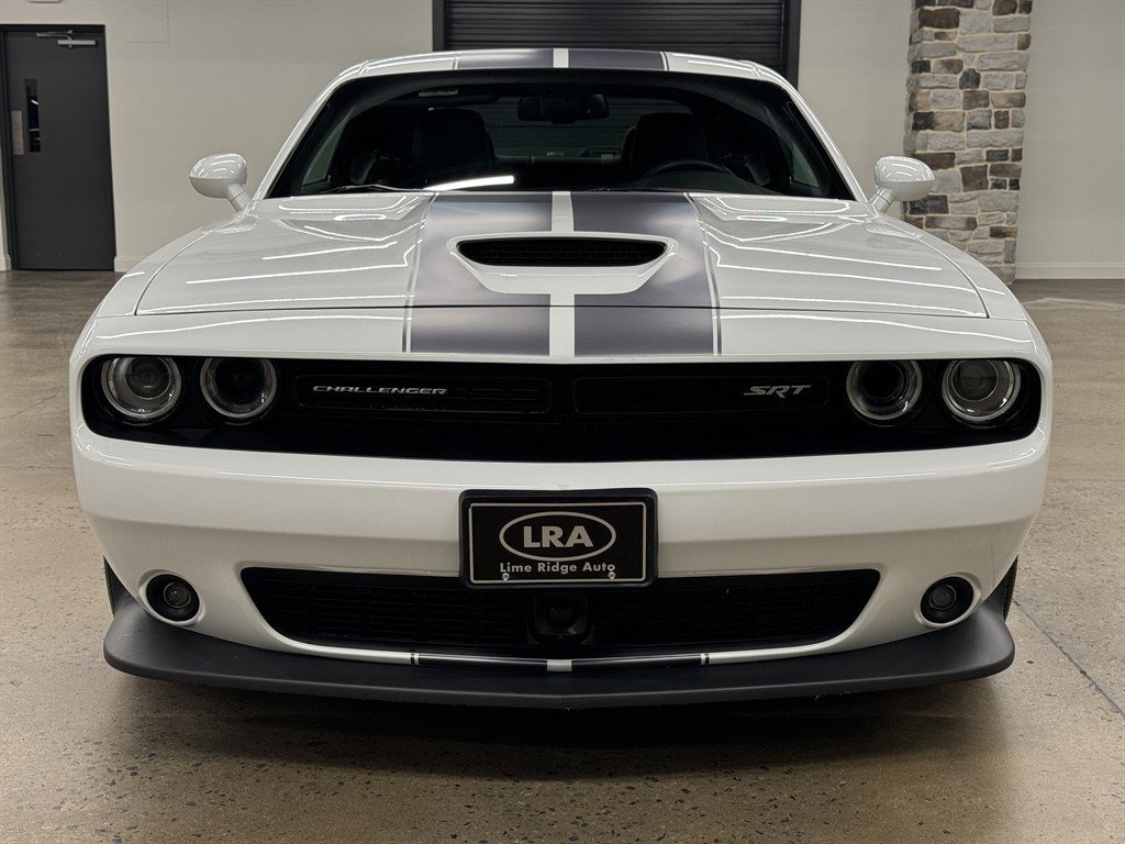 Used 2016 Dodge Challenger SRT w/ Technology Group image 2