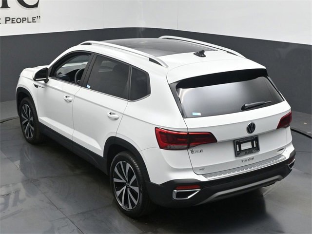Used 2023 Volkswagen Taos SE w/ Panoramic Sunroof Package image 41