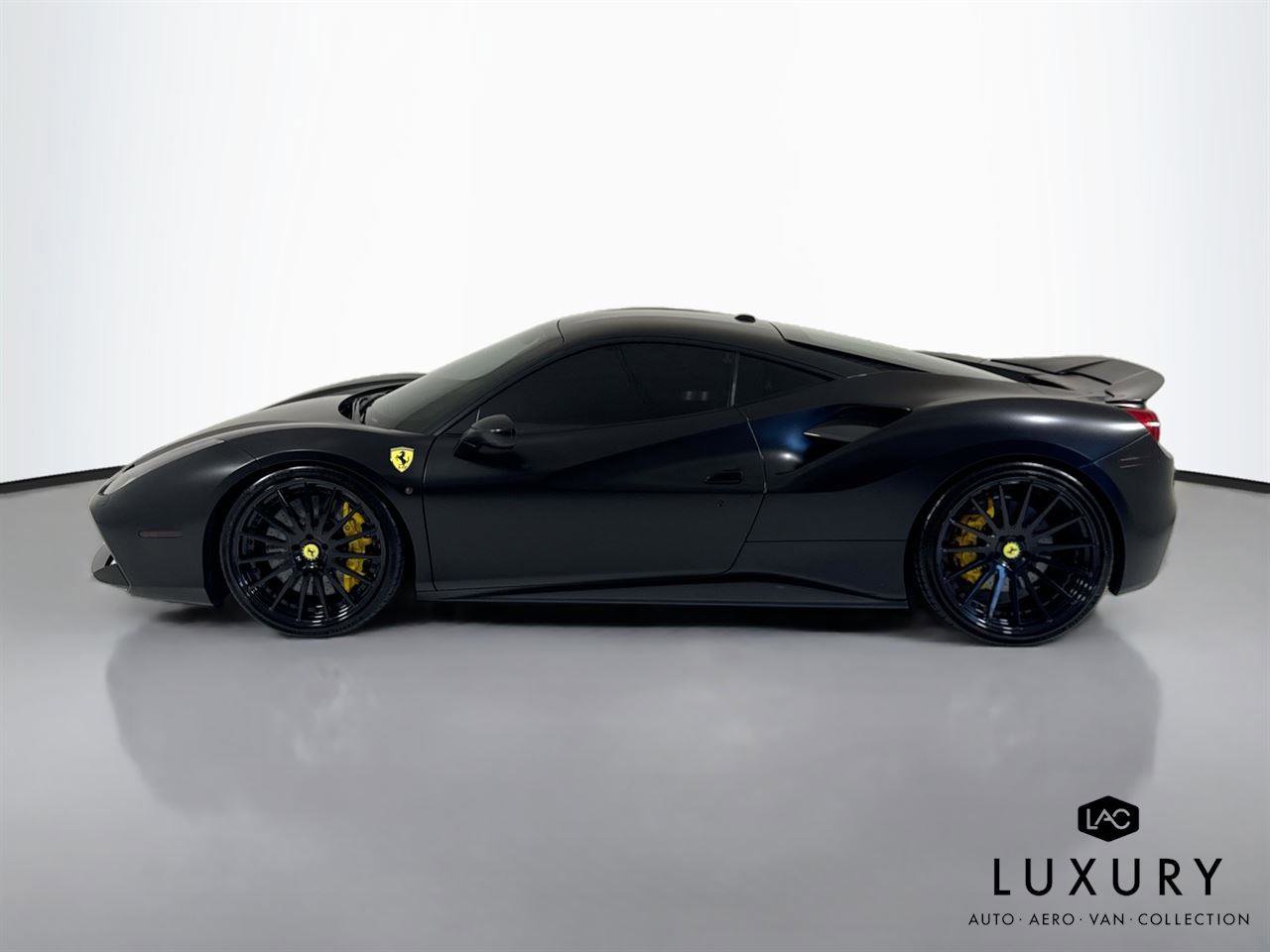 Used 2017 Ferrari 488 GTB RWD image 9
