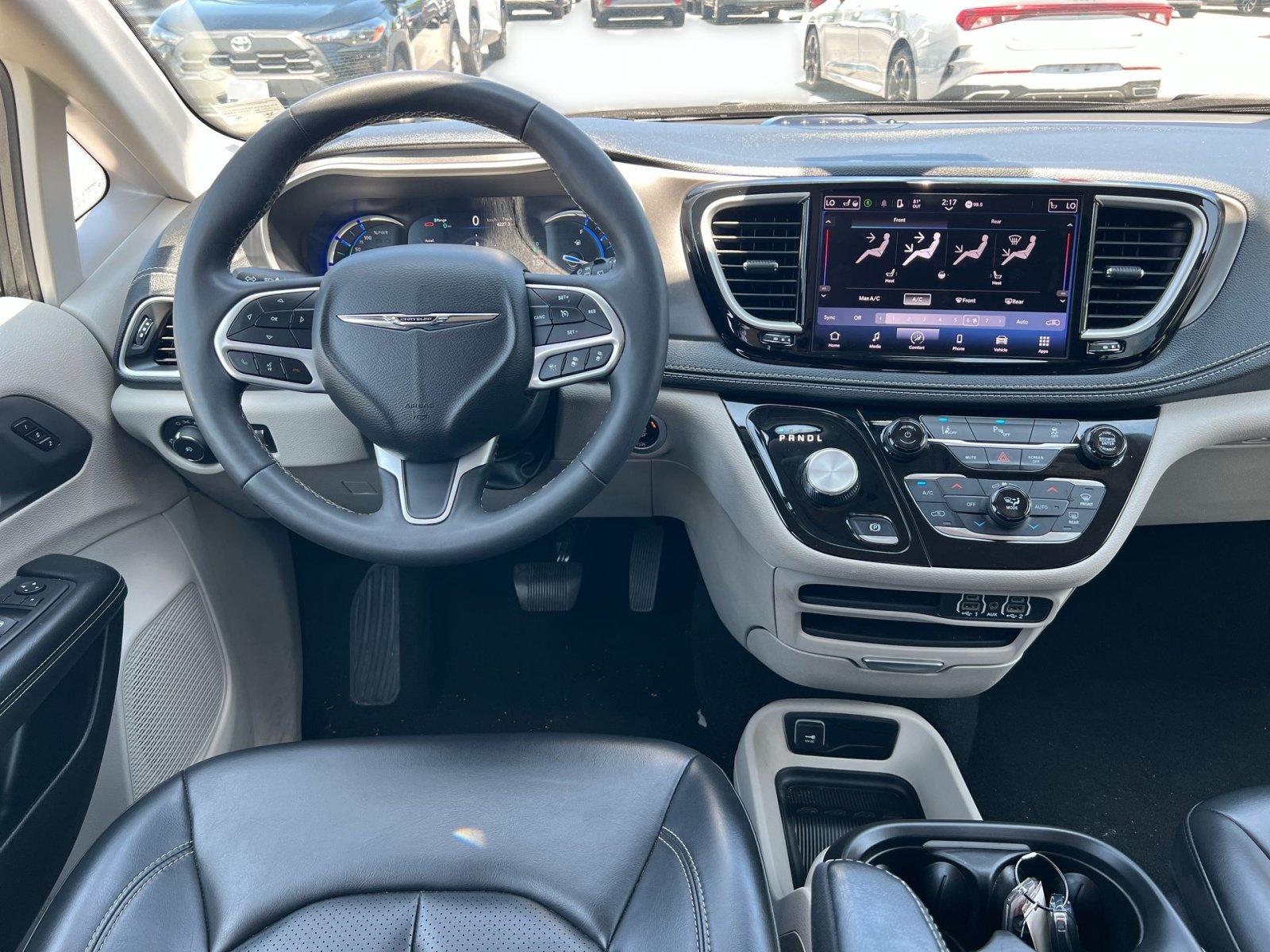 Used 2023 Chrysler Pacifica Touring-L FWD image 23