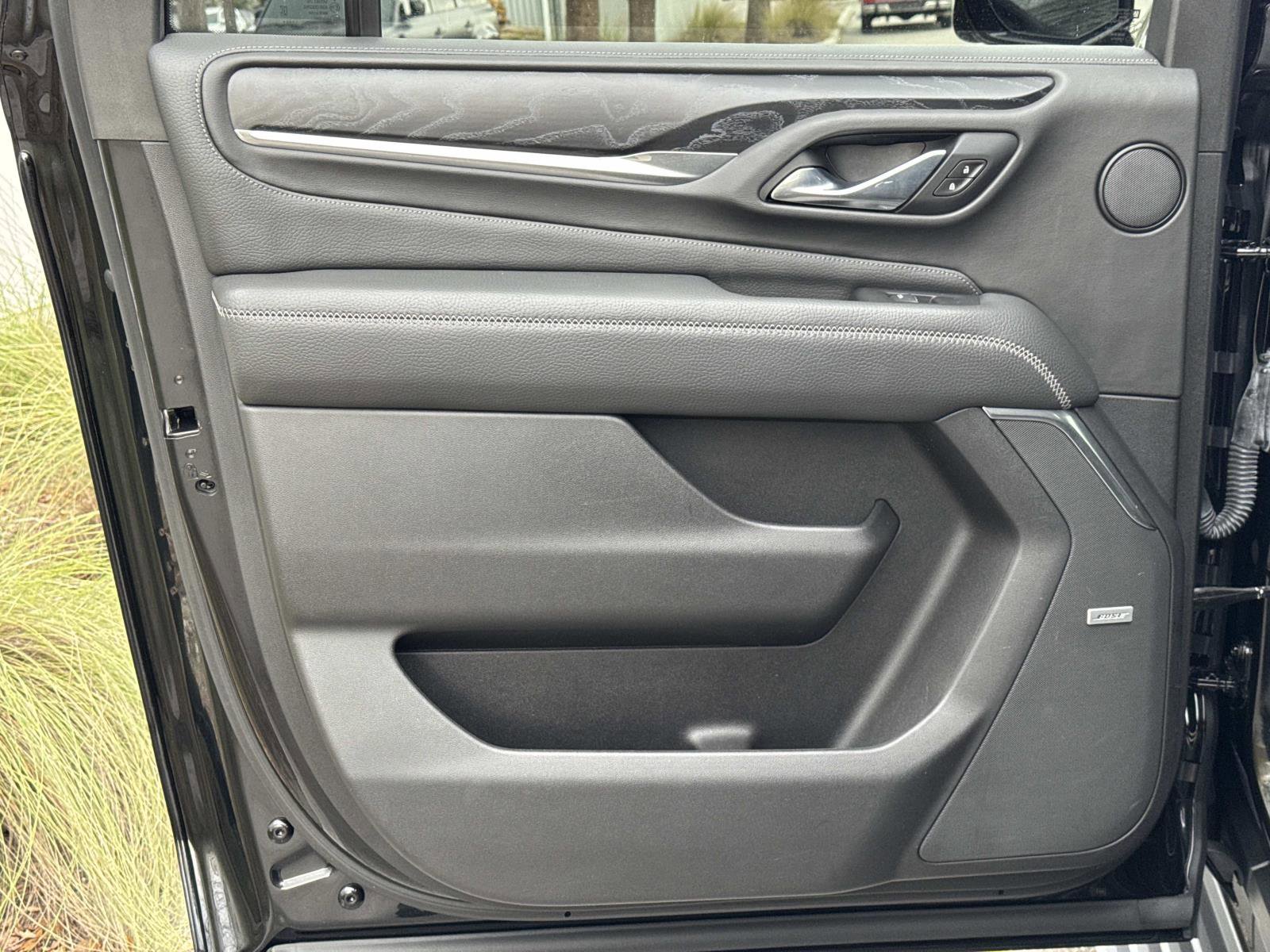 Used 2021 GMC Yukon XL Denali w/ Denali Ultimate Package image 13