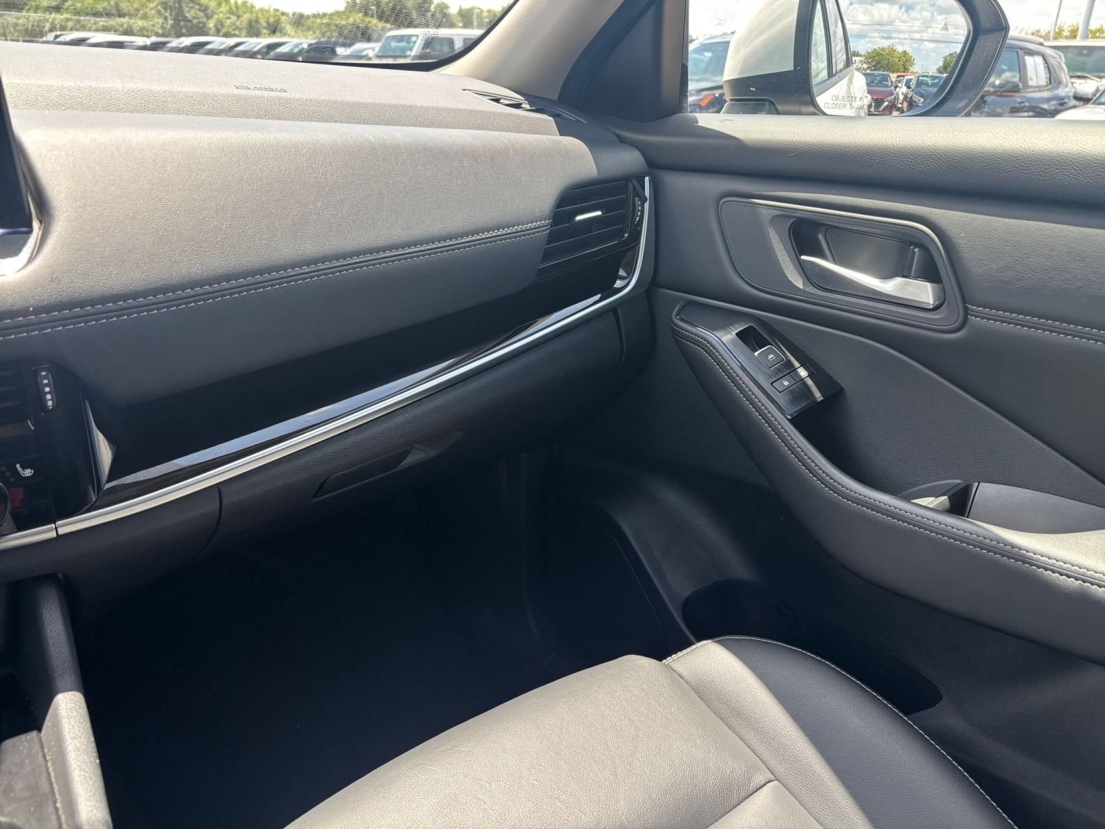 Used 2026 Nissan Rogue SL FWD image 37