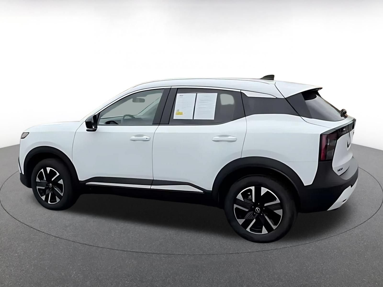 Used 2026 Nissan Kicks SV w/ Cold Weather Package AWD/4WD image 10