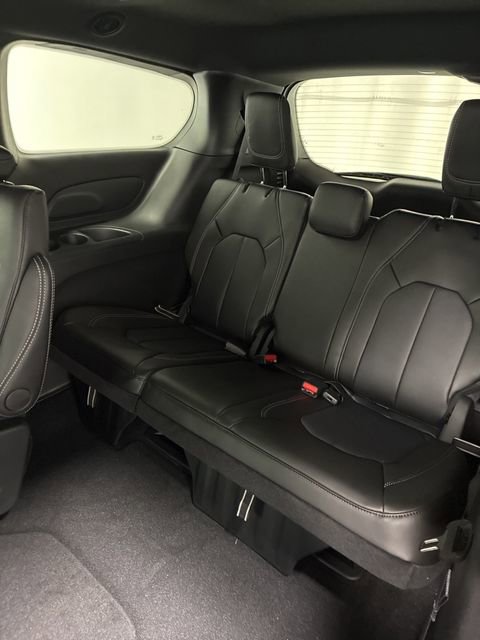 New 2026 Chrysler Pacifica Select w/ S Appearance Package image 24