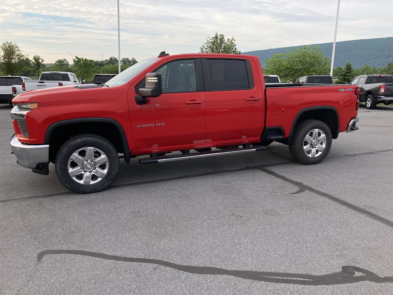 Used 2020 Chevrolet Silverado 2500 LT w/ All Star Edition AWD/4WD image 4
