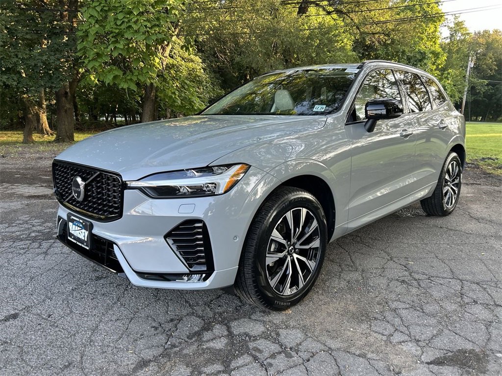 New 2025 Volvo XC60 B5 Plus w/ Protection Package Premier image 4
