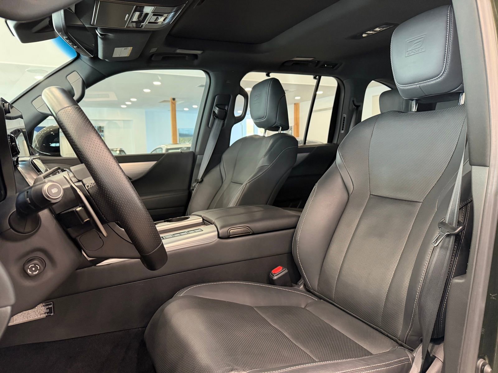 Used 2024 Lexus LX 600 F Sport image 6