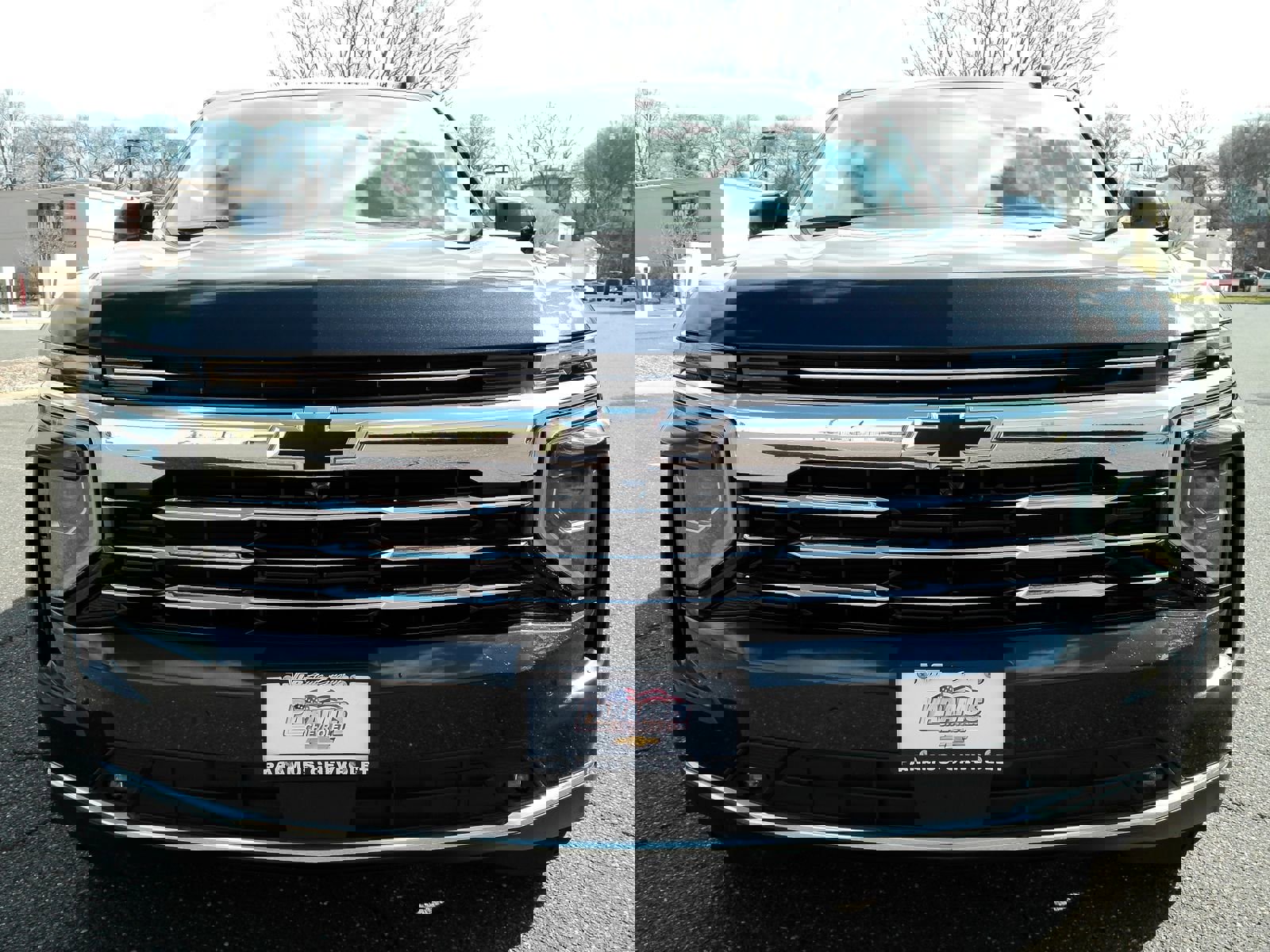 Certified 2026 Chevrolet Suburban LT w/ Comfort Package image 3