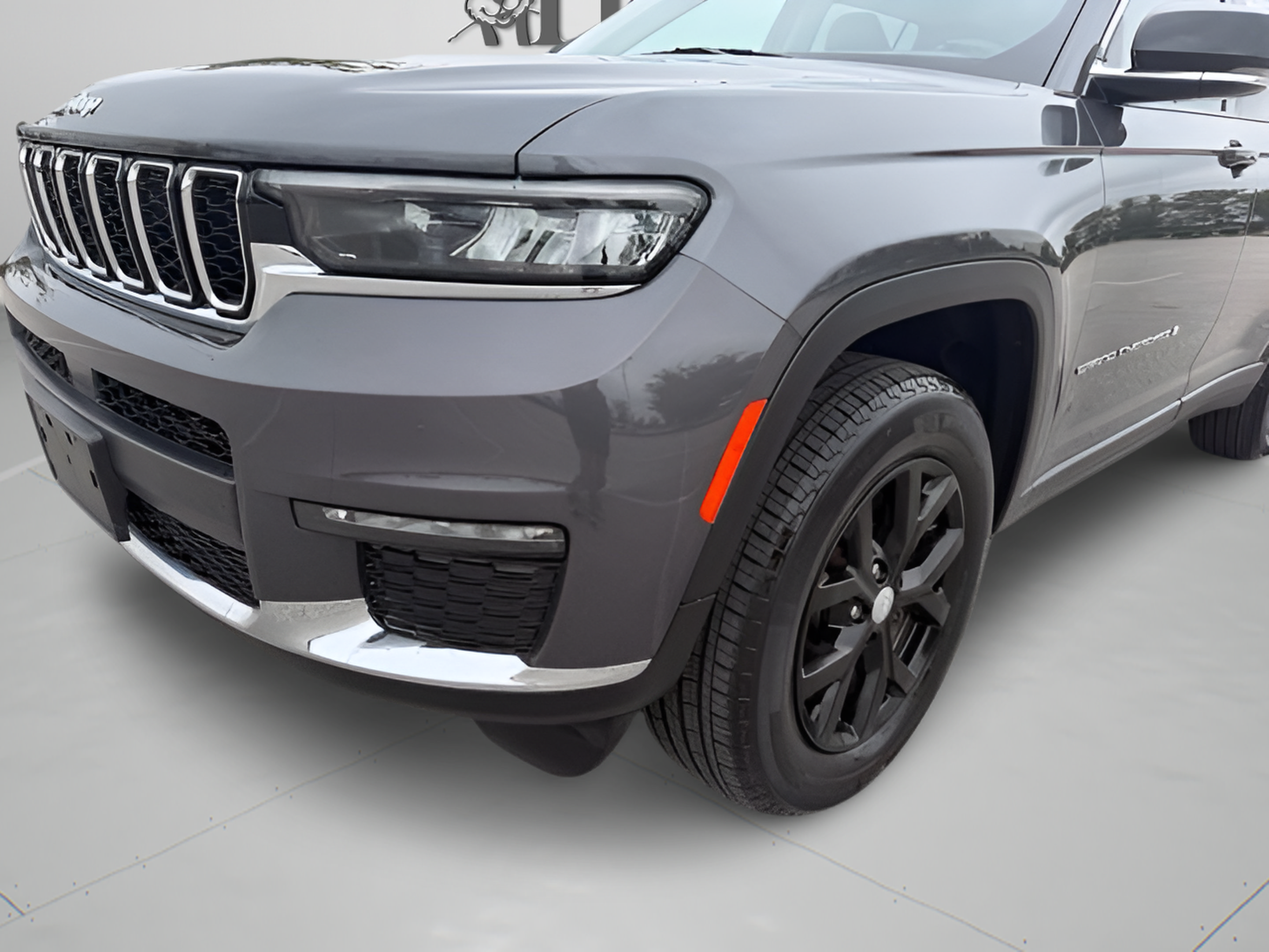 Used 2023 Jeep Grand Cherokee L Limited AWD/4WD image 33