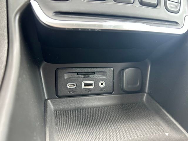 Used 2018 GMC Terrain Denali w/ Comfort Package AWD/4WD image 19