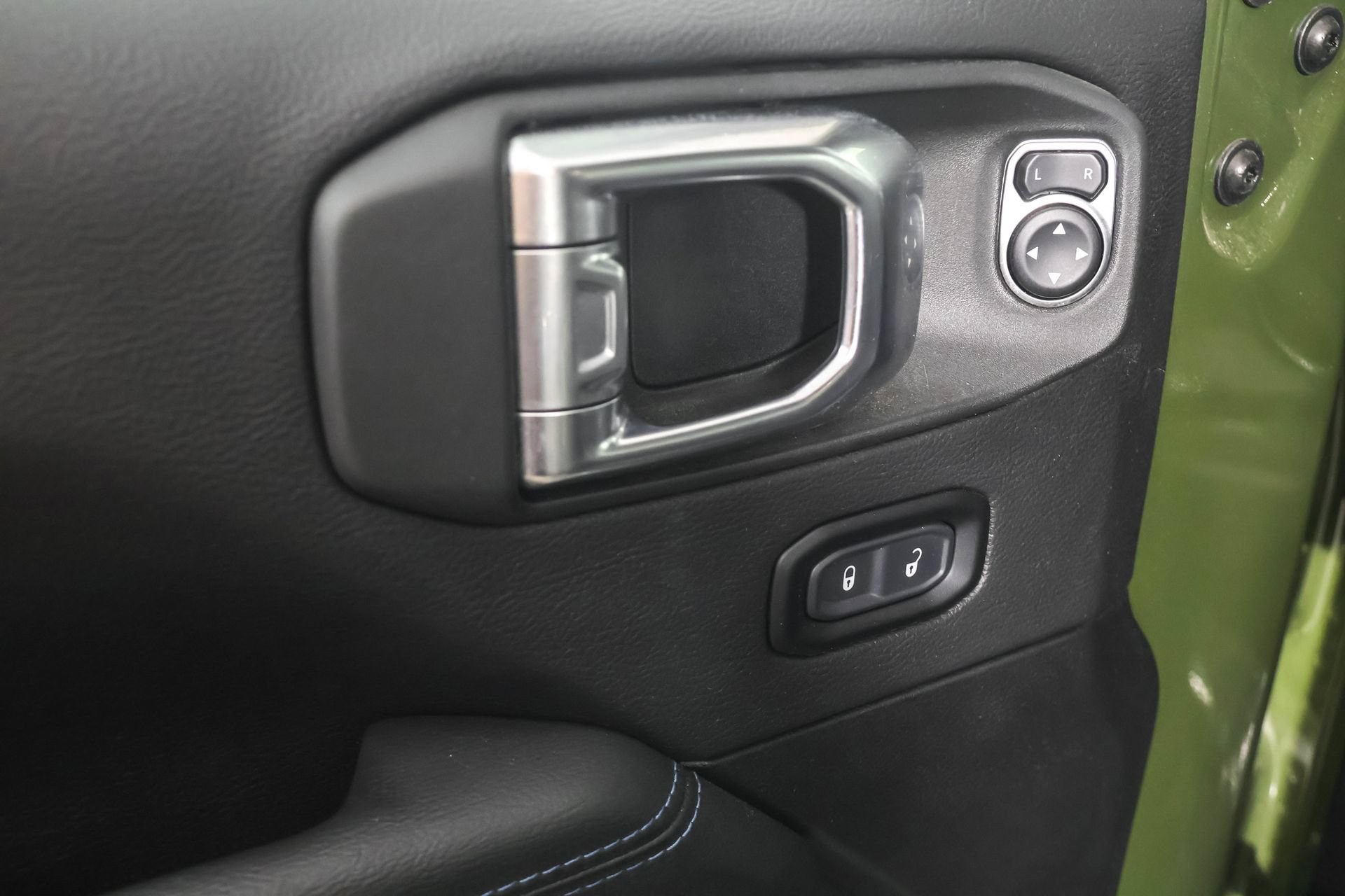 Used 2023 Jeep Wrangler Unlimited Rubicon 4xe AWD/4WD image 35