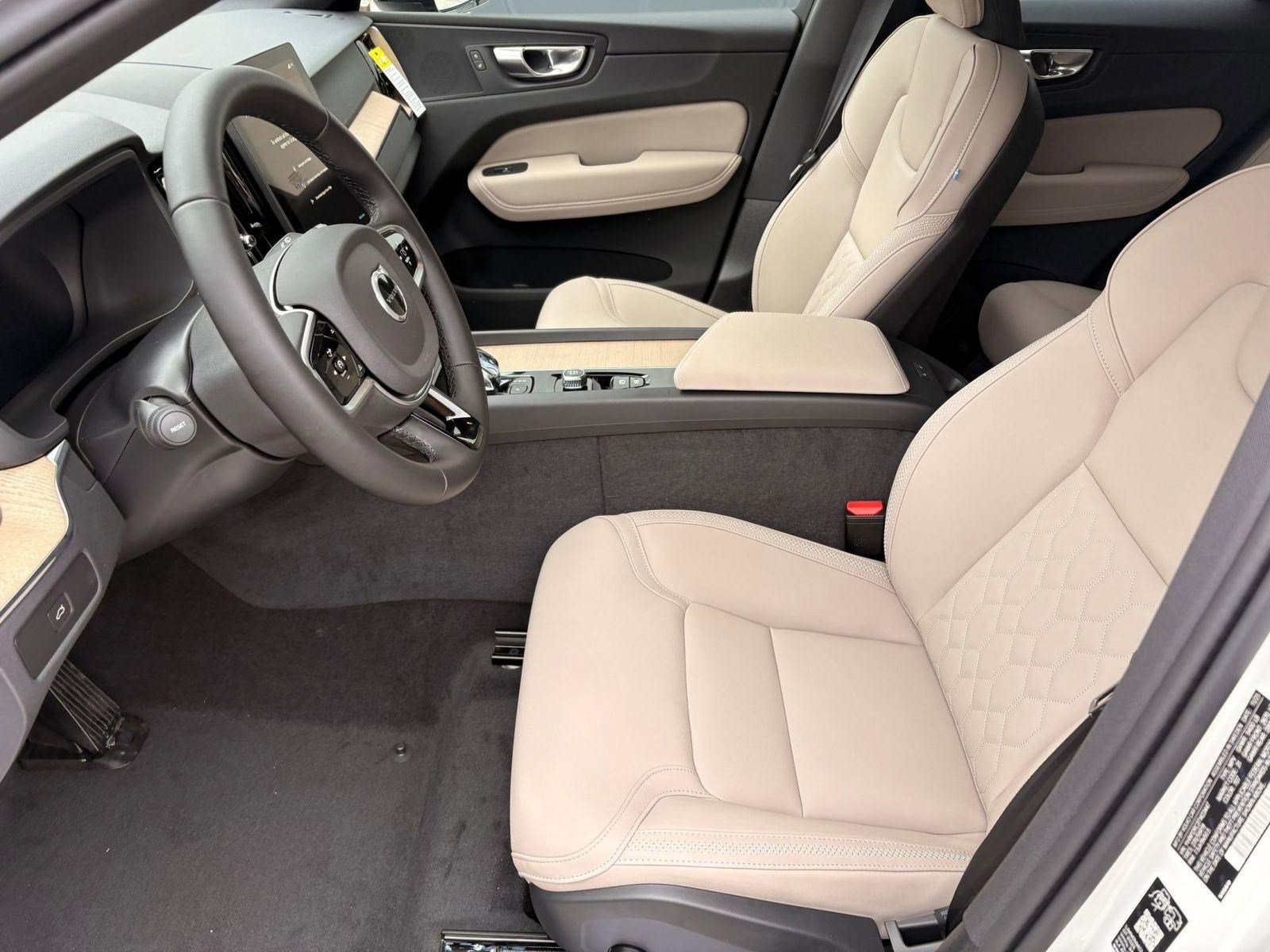 Used 2026 Volvo XC60 B5 Plus w/ Climate Package AWD/4WD image 5