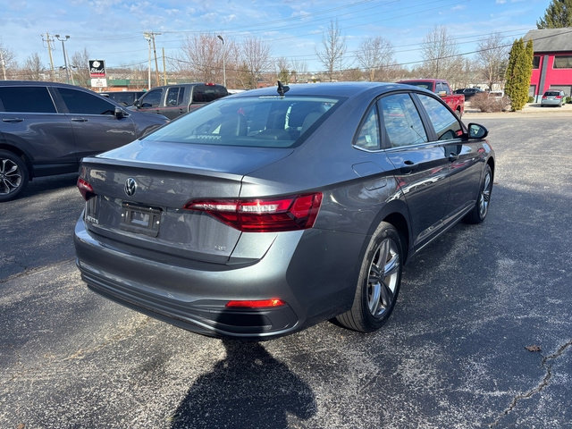 Used 2024 Volkswagen Jetta SE image 6