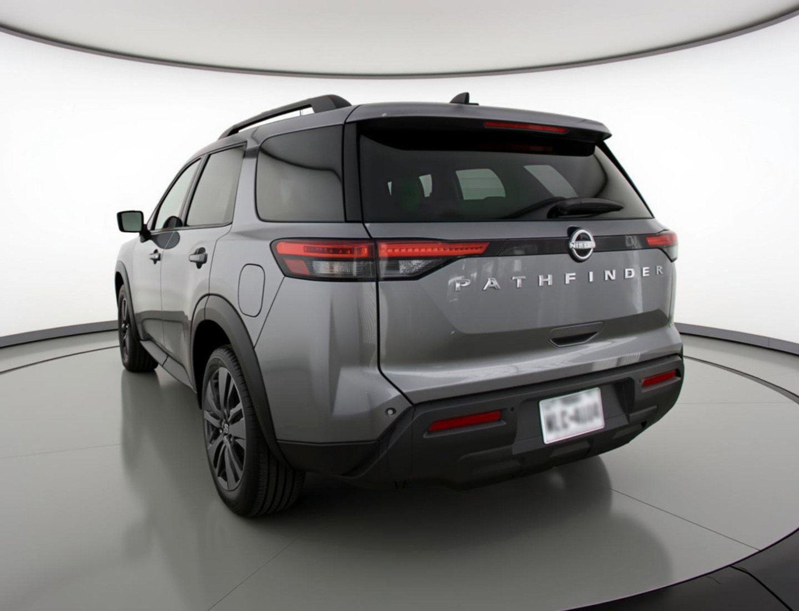 Used 2025 Nissan Pathfinder SV image 6