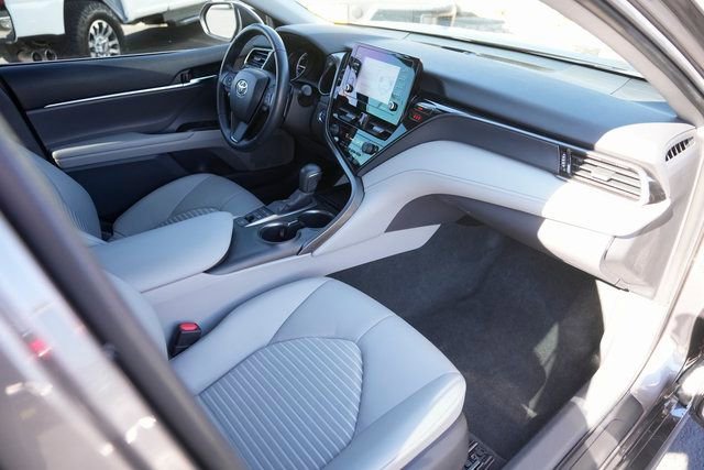 Used 2022 Toyota Camry SE image 17