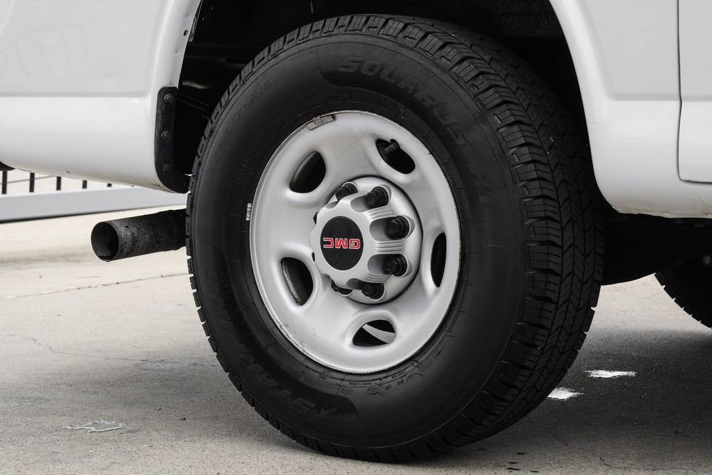 Used 2022 GMC Savana 2500 RWD image 48