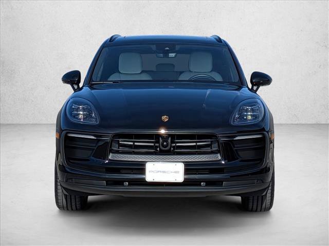 Certified 2024 Porsche Macan image 6
