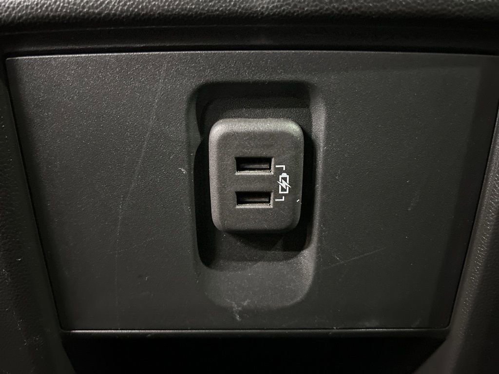 Used 2023 Chevrolet Traverse LT w/ LPO, Floor Liner Package image 39