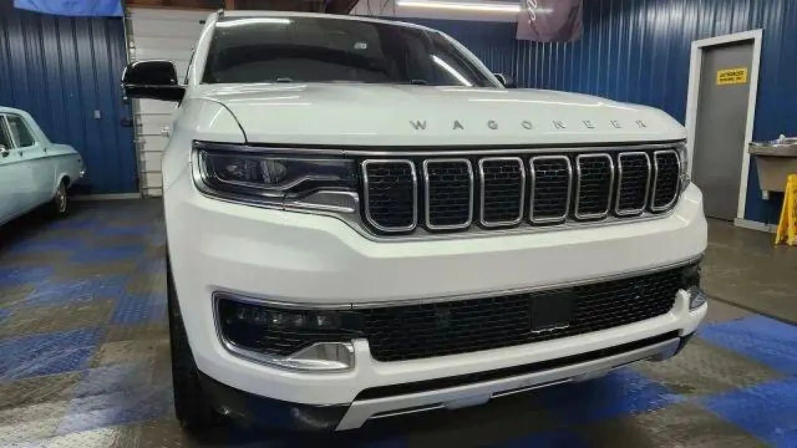 Used 2023 Jeep Wagoneer L Series II image 26